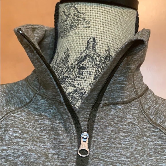 Lululemon 1/4 zip pullover. Super soft. Army green - Picture 3 of 6
